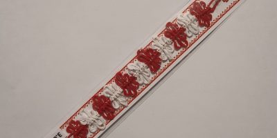 Макраме тип цветчета бяло и червено