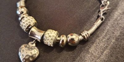 Стоманена гривна с Сърце и перли 3мм